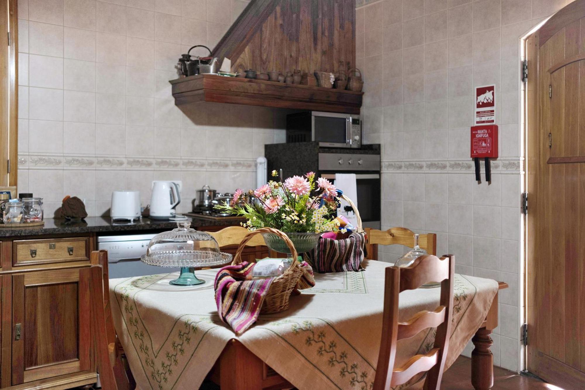 Casa Das Rosas Angra do Heroísmo Buitenkant foto
